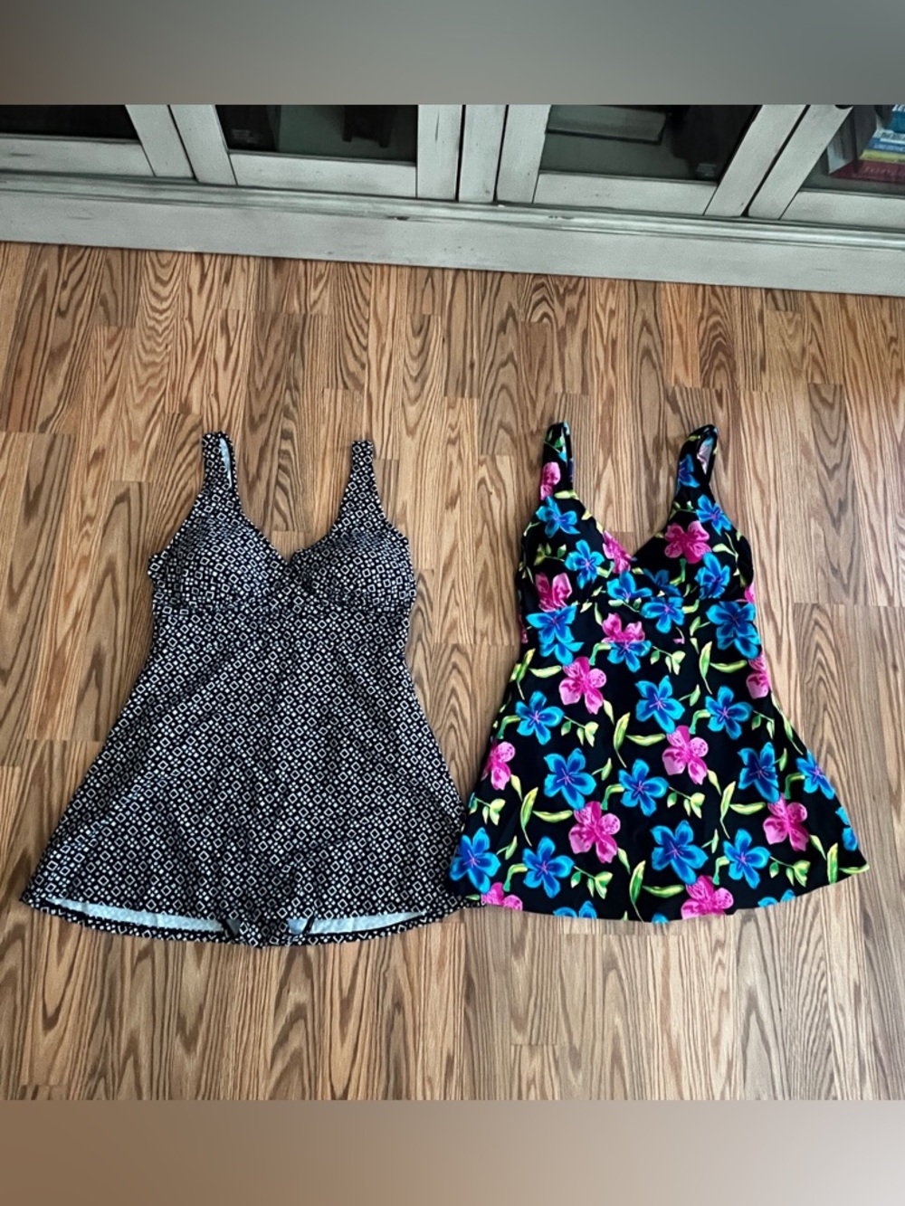 Beautiful Floral Hawaiian & Black and White Swim Dress - XL - NWOT - Lot of 2
